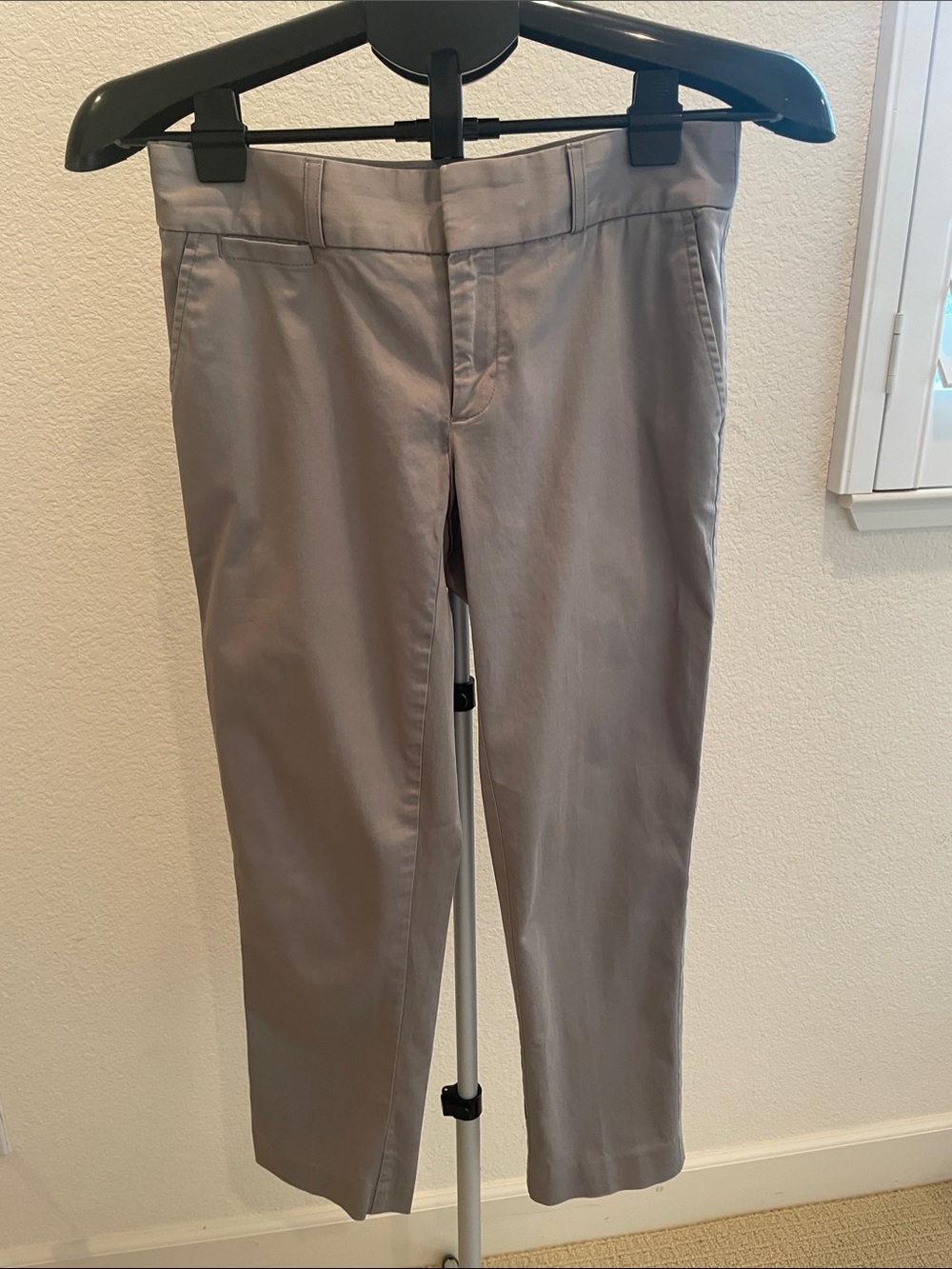 Banana Republic Cropped Women's Pants - Grey